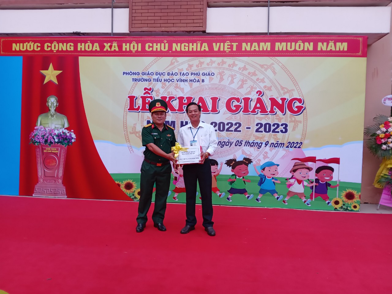 5b3ef0ee1656d3088a47