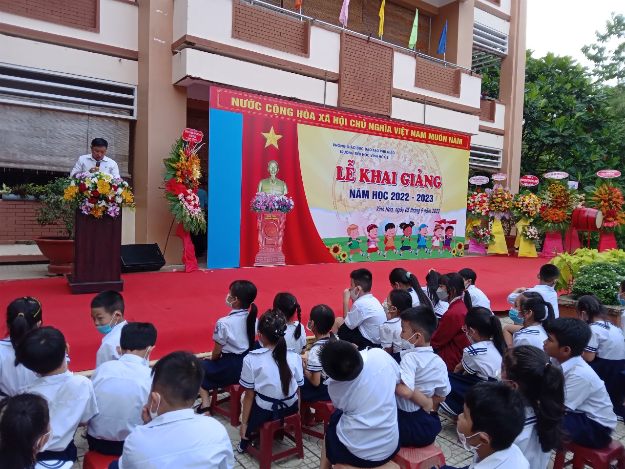 61f85a81b23977672e28