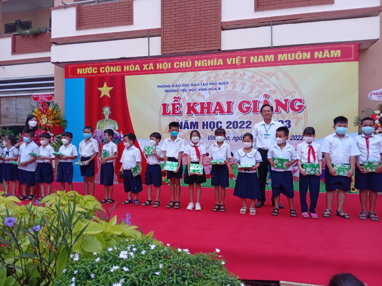 9010383ddd8518db4194