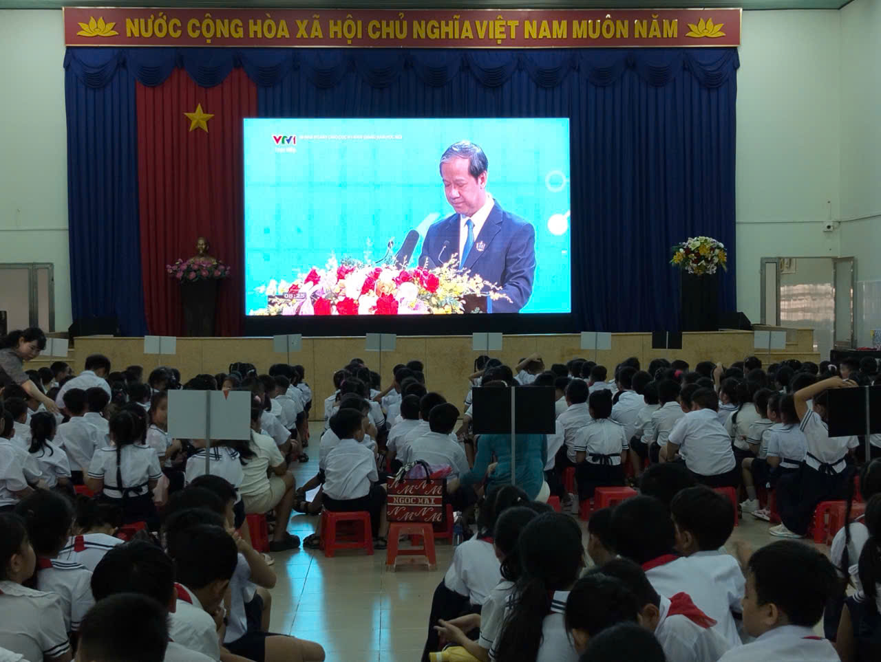 z7045066874502_4a82a9dcb16aaa992fe4b2b49a9ffe73