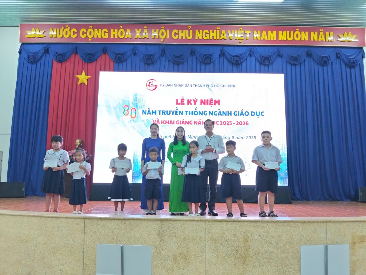 z7045066909731_c7553a051422ba316e4c161a46409a93